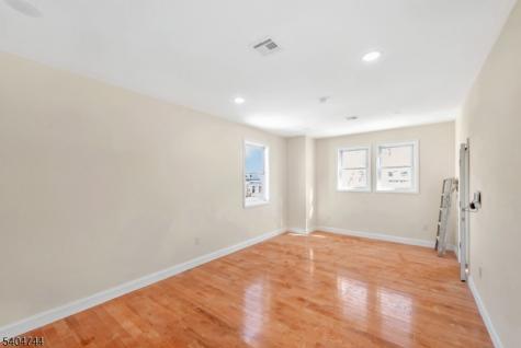 39 Ellis Avenue Irvington NJ 07111