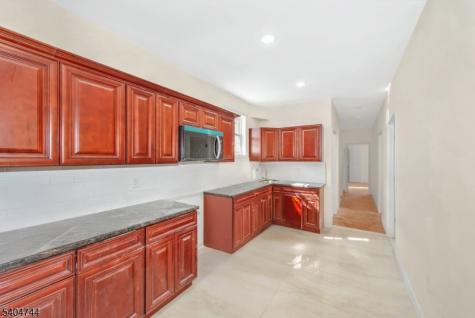 39 Ellis Avenue Irvington NJ 07111