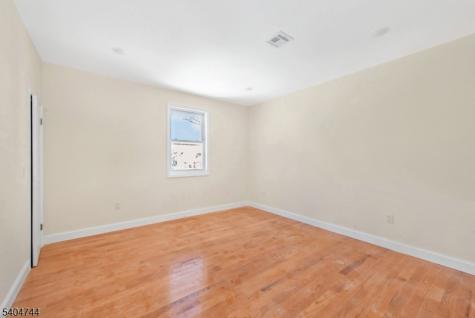 39 Ellis Avenue Irvington NJ 07111