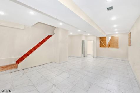 39 Ellis Avenue Irvington NJ 07111