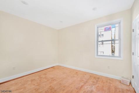 39 Ellis Avenue Irvington NJ 07111