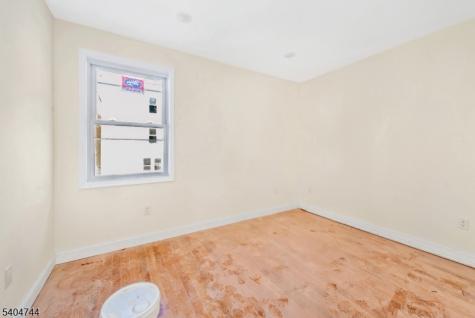 39 Ellis Avenue Irvington NJ 07111