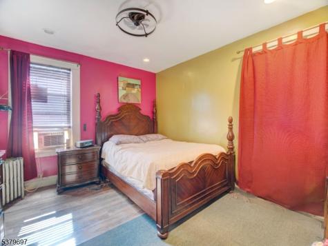 170 Oakland Terrace Newark NJ 07106