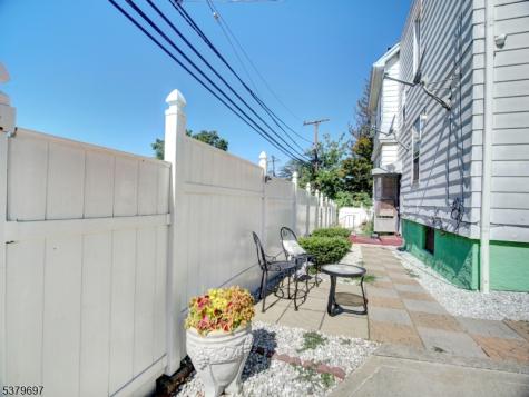 170 Oakland Terrace Newark NJ 07106
