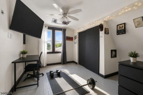 296 N Park Street East Orange NJ 07017