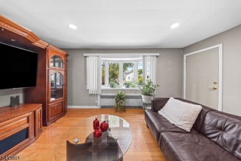 23 Homcy Place Clifton NJ 07011