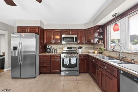 23 Homcy Place Clifton NJ 07011