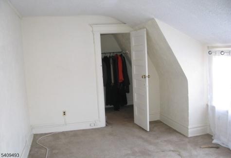46 Clinton Place Newark NJ 07108