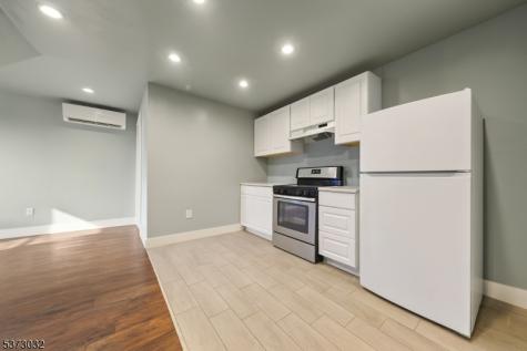 297 W Runyon Street Newark NJ 07108