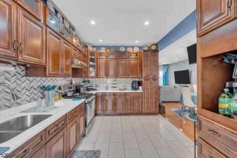 221 E 2nd Avenue Roselle NJ 07203