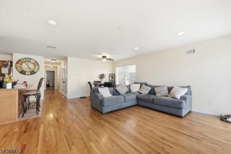 433 Linden Avenue Elizabeth NJ 07202