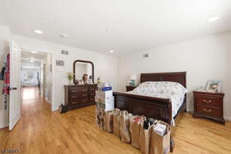 433 Linden Avenue Elizabeth NJ 07202