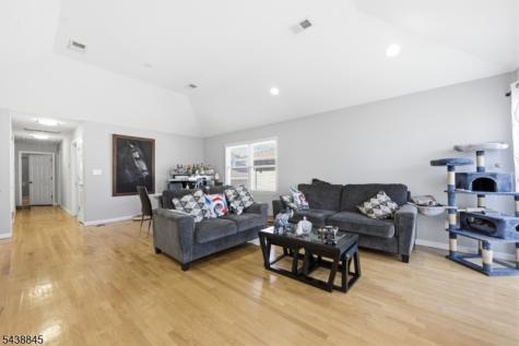 433 Linden Avenue Elizabeth NJ 07202