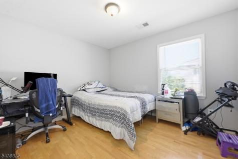 433 Linden Avenue Elizabeth NJ 07202