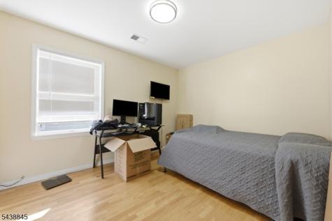 433 Linden Avenue Elizabeth NJ 07202