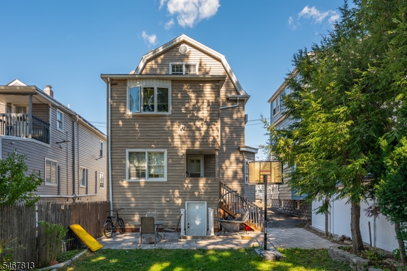 224 Montgomery Street Bloomfield NJ 07003