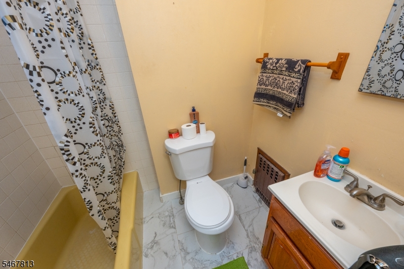224 Montgomery Street Bloomfield NJ 07003