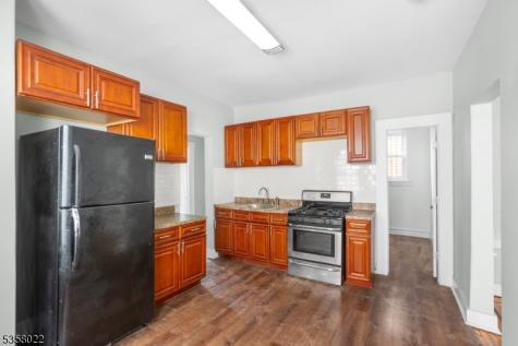 51 Schley Street Newark NJ 07112