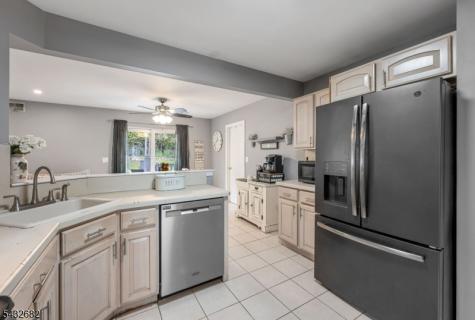 9 Fox Chase Road Jefferson NJ 07438