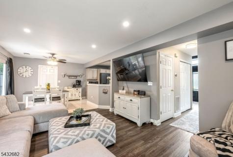 9 Fox Chase Road Jefferson NJ 07438