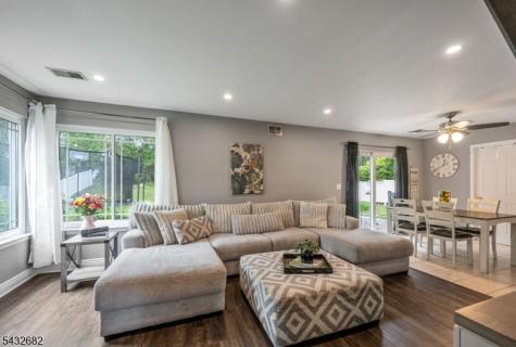 9 Fox Chase Road Jefferson NJ 07438
