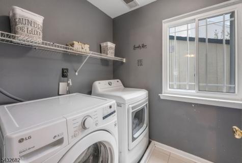 9 Fox Chase Road Jefferson NJ 07438