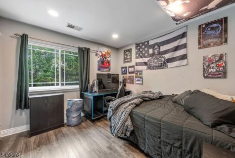 9 Fox Chase Road Jefferson NJ 07438