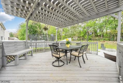 9 Fox Chase Road Jefferson NJ 07438