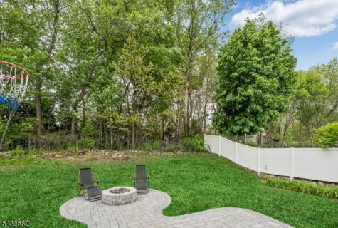9 Fox Chase Road Jefferson NJ 07438