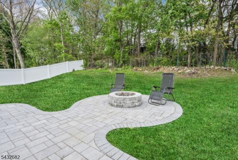 9 Fox Chase Road Jefferson NJ 07438