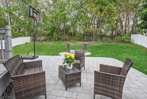 9 Fox Chase Road Jefferson NJ 07438