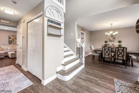 9 Fox Chase Road Jefferson NJ 07438