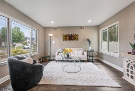 9 Fox Chase Road Jefferson NJ 07438