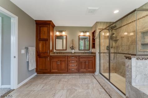 11 Wilson Way Raritan NJ 08551