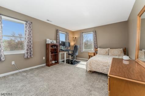 11 Wilson Way Raritan NJ 08551