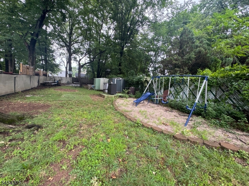 221 E 10th Avenue Roselle NJ 07203