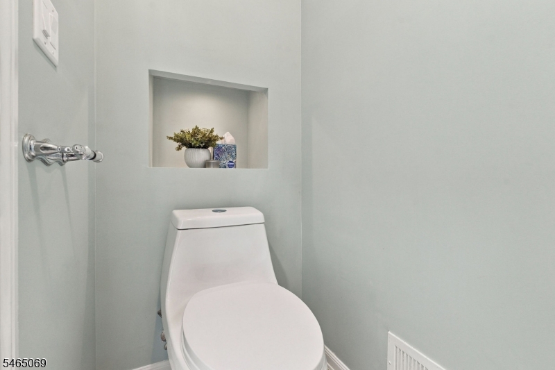 563 Buckingham Drive Piscataway NJ 08854