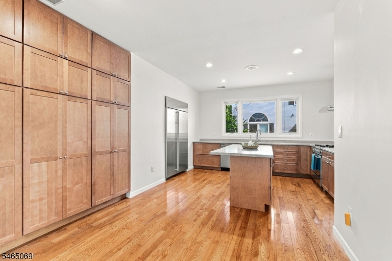 563 Buckingham Drive Piscataway NJ 08854