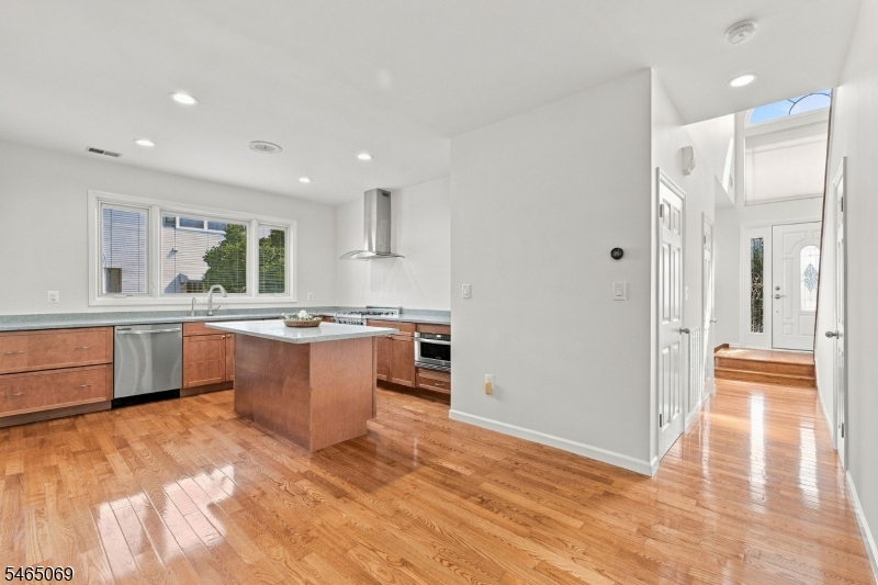 563 Buckingham Drive Piscataway NJ 08854