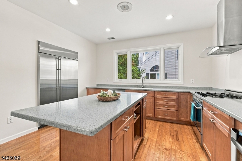 563 Buckingham Drive Piscataway NJ 08854