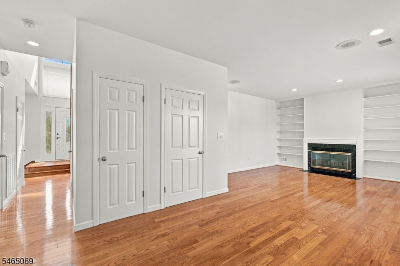 563 Buckingham Drive Piscataway NJ 08854