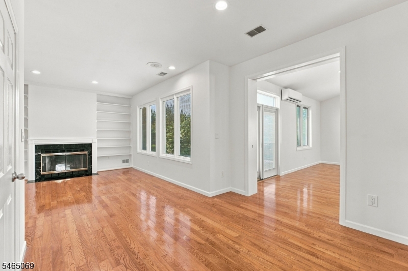 563 Buckingham Drive Piscataway NJ 08854
