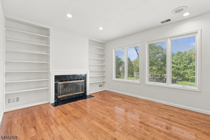 563 Buckingham Drive Piscataway NJ 08854
