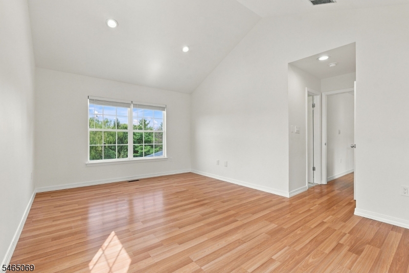 563 Buckingham Drive Piscataway NJ 08854