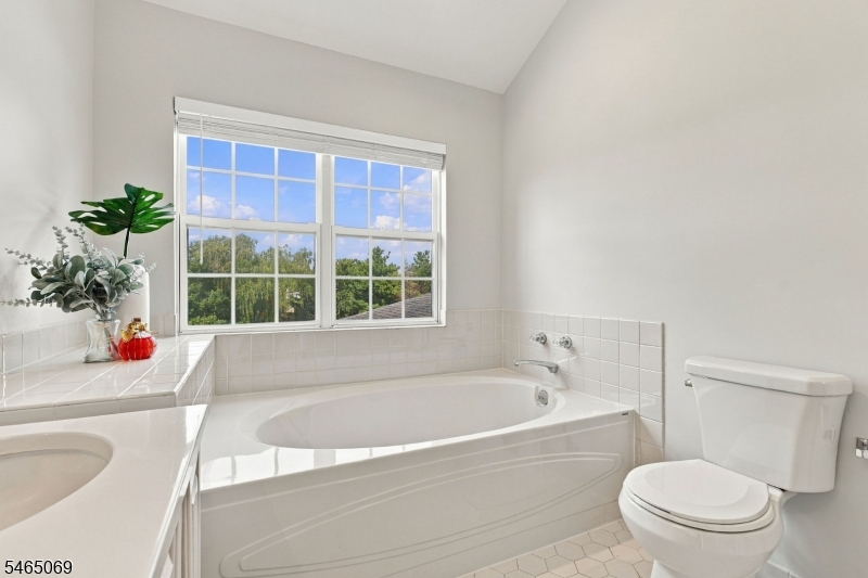 563 Buckingham Drive Piscataway NJ 08854