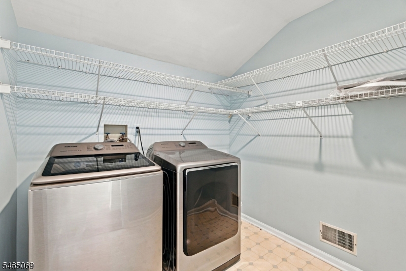 563 Buckingham Drive Piscataway NJ 08854