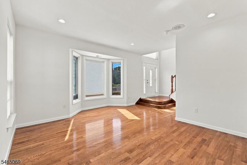 563 Buckingham Drive Piscataway NJ 08854