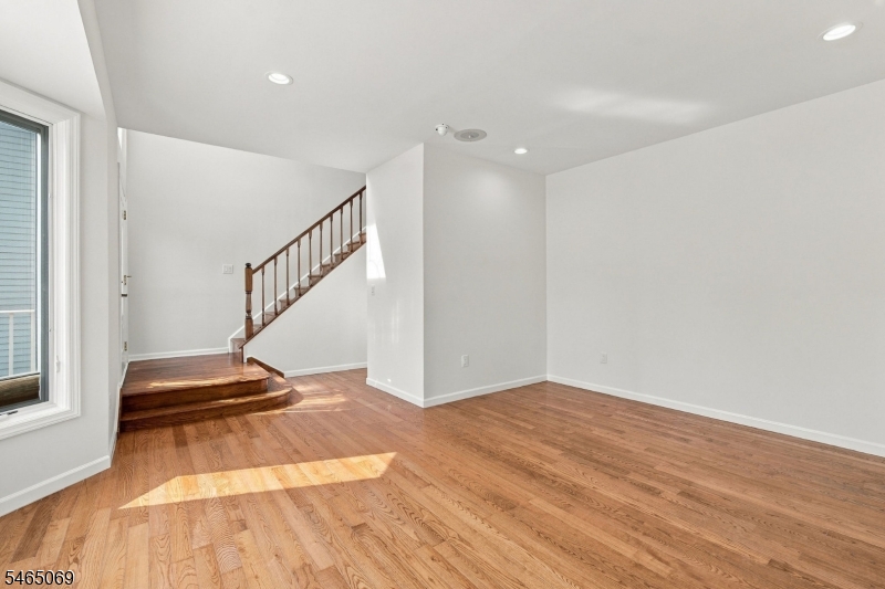 563 Buckingham Drive Piscataway NJ 08854