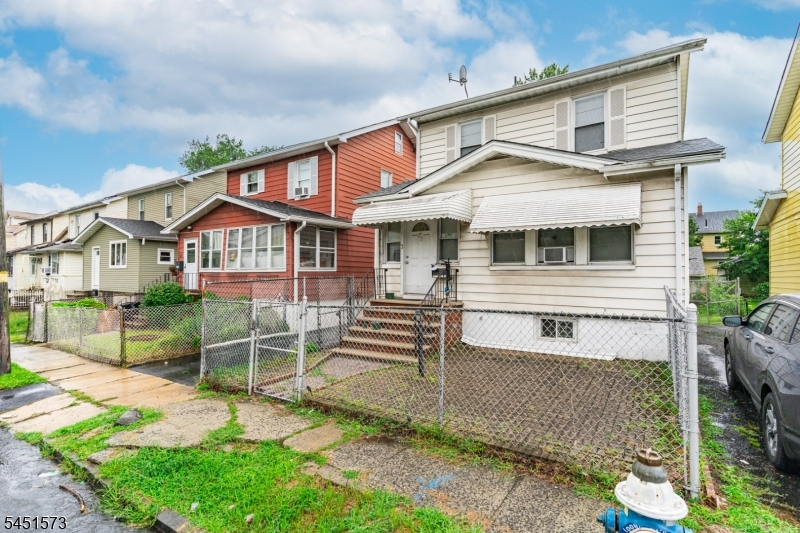 27 Philip Place Irvington NJ 07111
