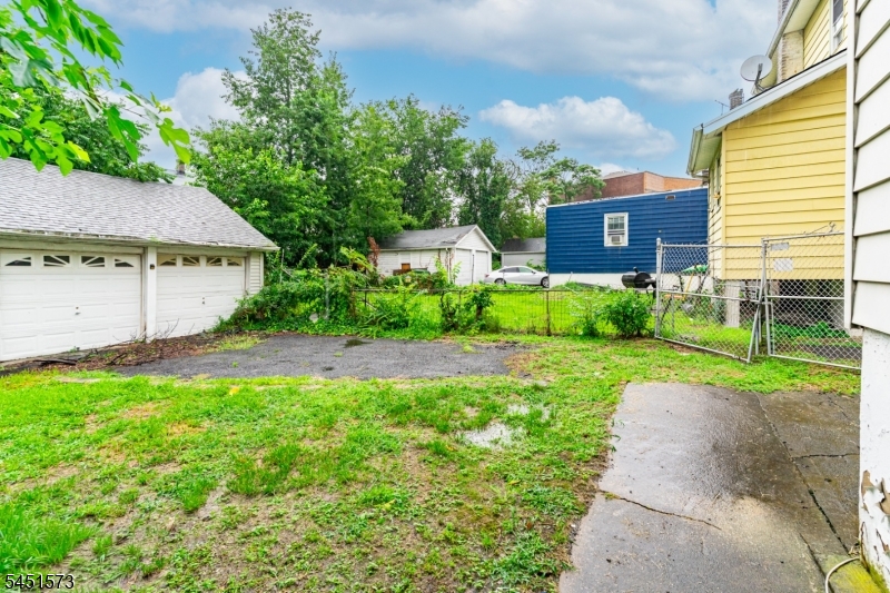 27 Philip Place Irvington NJ 07111
